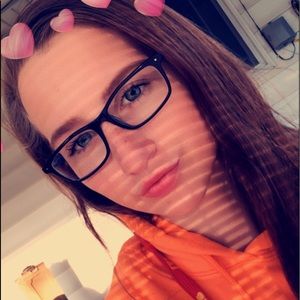 Meet your Posher, Leah